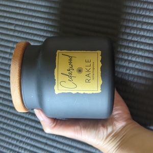 Rakle cedarwood home fragrance candle